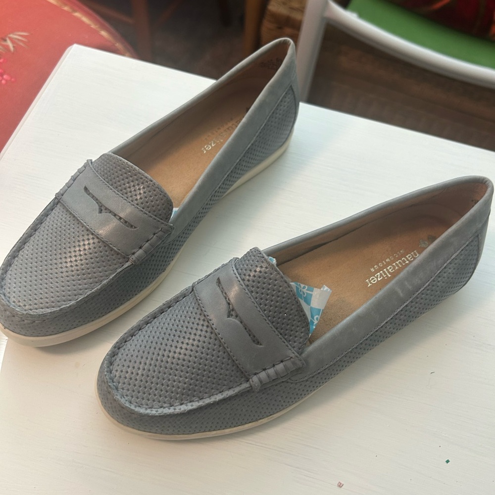 Naturalizer Perforated blue Loafers